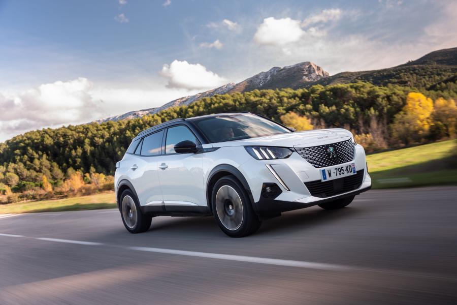  Peugeot e-2008 GT (Digital White) 2019 года  (WW) (фото 5 из 119)